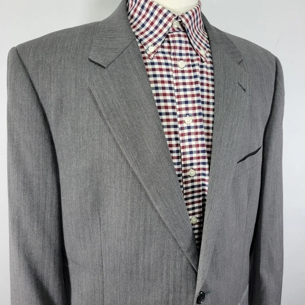 JOS A BANK Signature Mens Sport Coat Blazer Two Button Gray herringbone Wool 46R